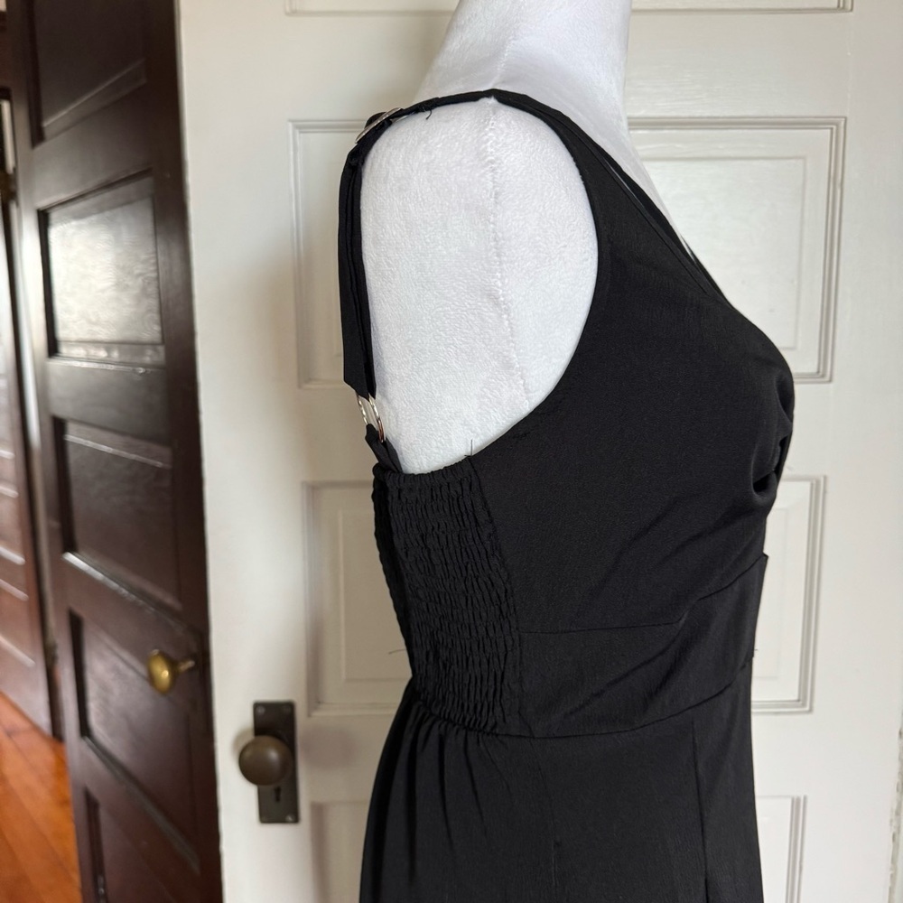 Chic Black Sleeveless Wide-Leg Jumpsuit – Size M - Picture 6 of 9